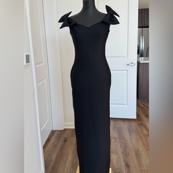 Elegant Black Off-Shoulder With Bow Evening Dress - Picture 2 of 6